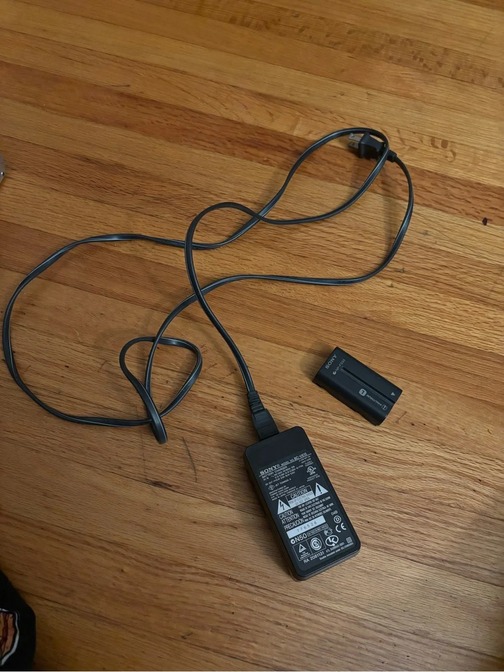 Sony Mavica MVC-FD75 Digital Camera with Battery Charger and Battery